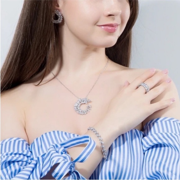 Swarovski Elements White Gold Plated Marquis Tennis Bracelet NEW - Picture 6 of 7